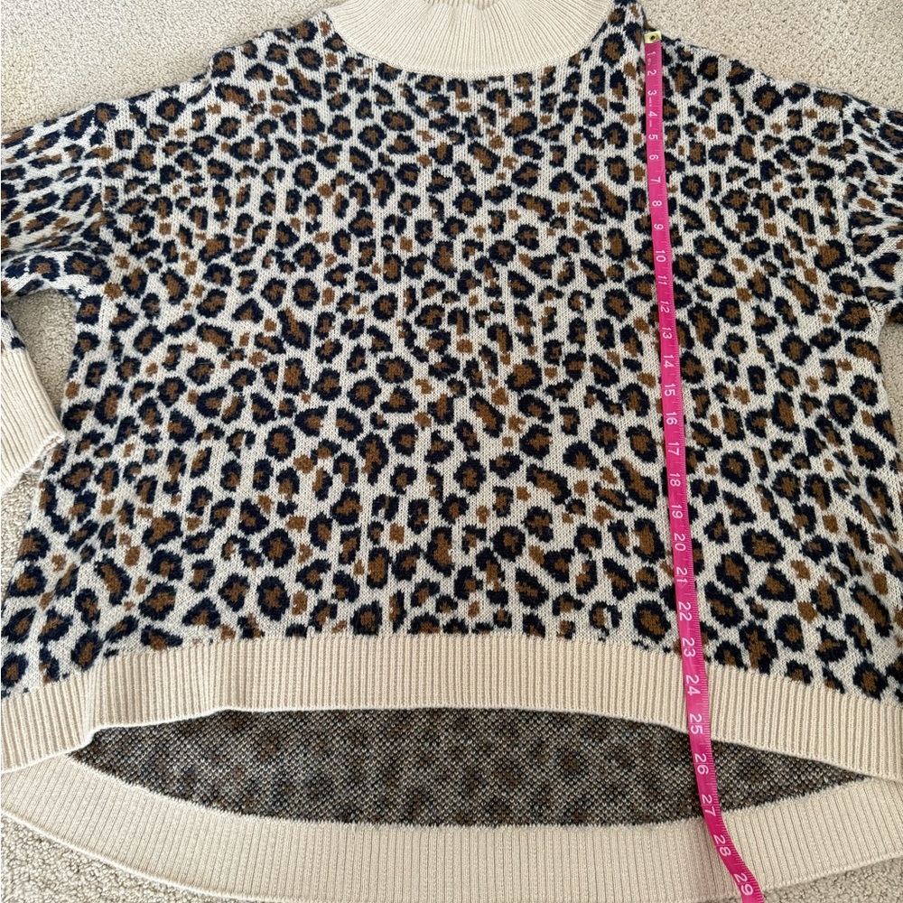 Leopard Print Turtleneck Sweater - Picture 4 of 5